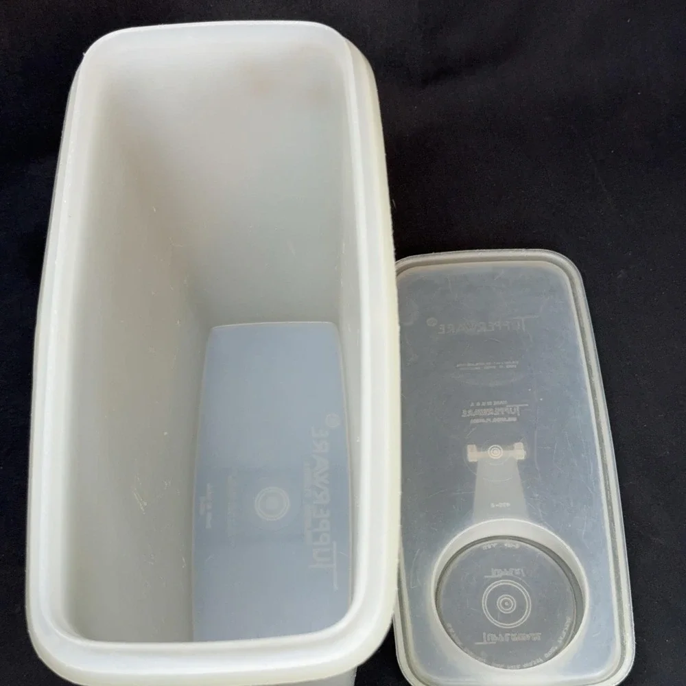Tupperware Cereal Keeper Container Flip-Top Pour Spout Clear Plastic Storage USA
